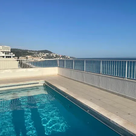 With Terrace & Rooftop Pool In Promenade Des