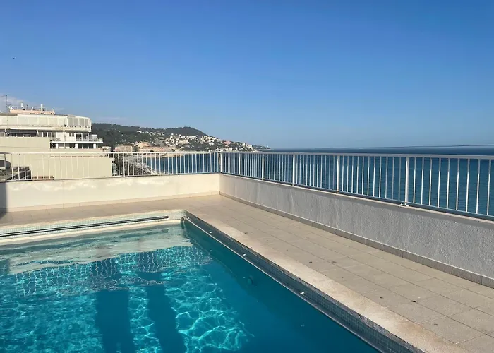 With Terrace & Rooftop Pool In Promenade Des
