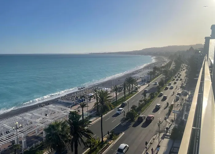 With Terrace & Rooftop Pool In Promenade Des Penzion 3*