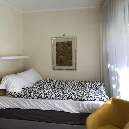Gasthuis With Terrace & Rooftop Pool In Promenade Des Nice