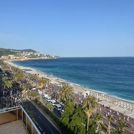 With Terrace & Rooftop Pool In Promenade Des Nizza
